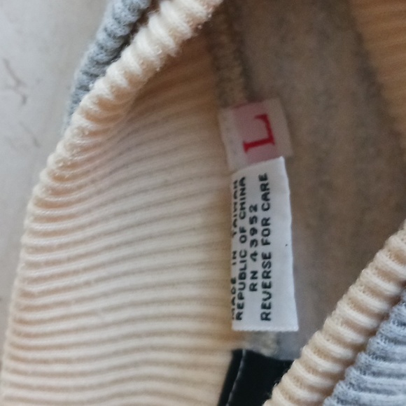 Vintage women's sweatshirt brand- ROW G, sz Large. Light yellow/gray str… - Picture 7 of 15